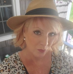 Meet your Posher, Kim